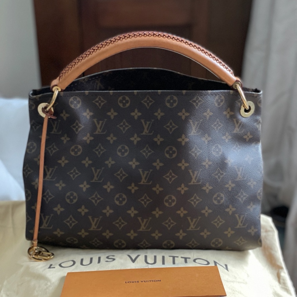 Beautiful 💎Louie Vuitton💎 Arsty MM